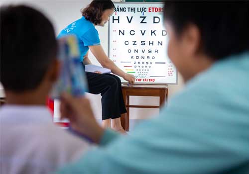 TRAO ÁNH SÁNG, NHẬN NIỀM TIN